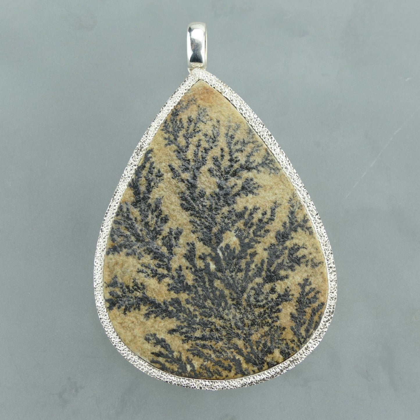 Dendrite Natural Gemstone